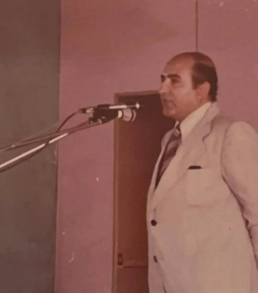  دکتر منوچهر سلیمی د. حال سخنرانی 